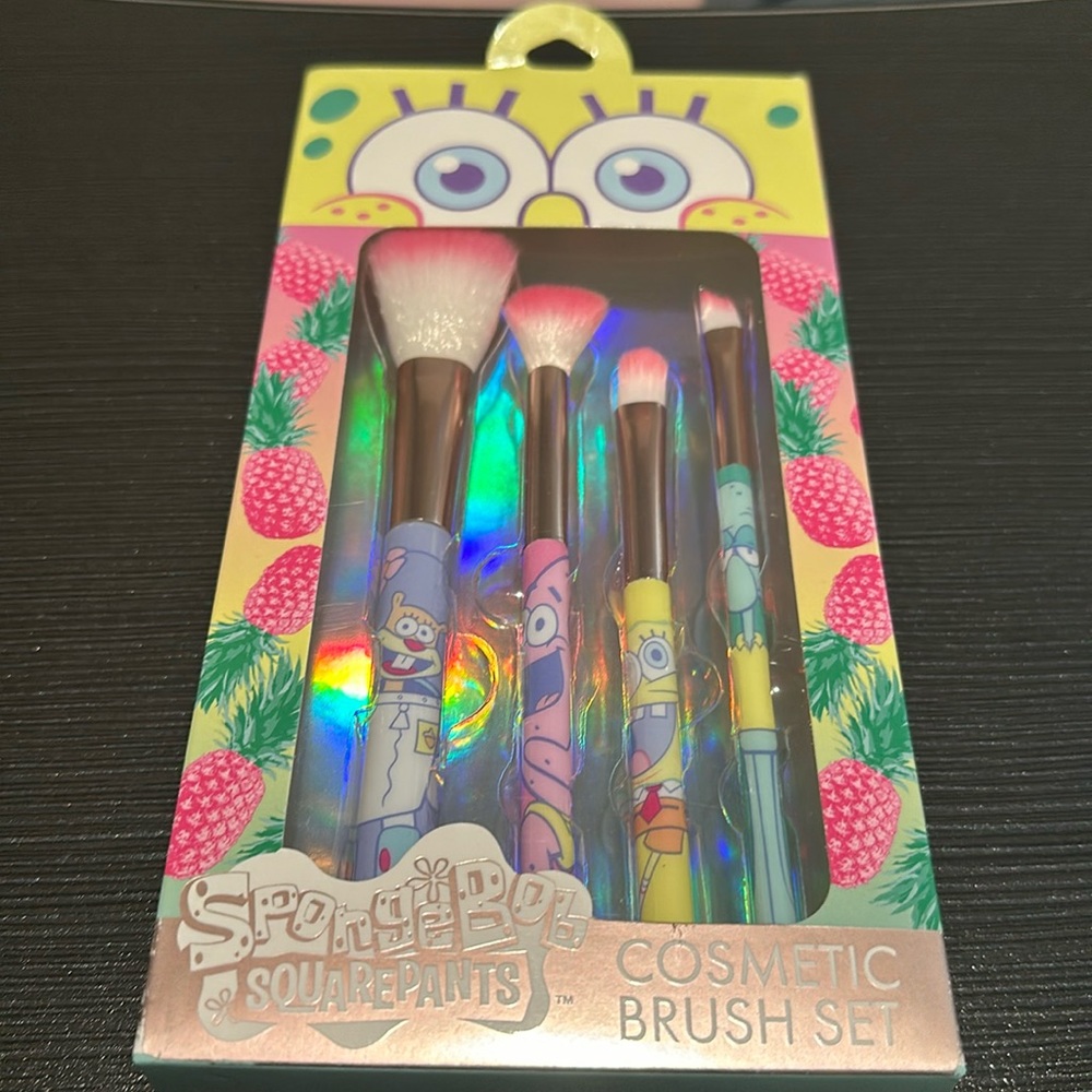 SpongeBob SquarePants cosmetic brush set